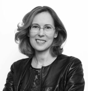 Alexandra Brainos-Gimond PR Director, Consultancy32